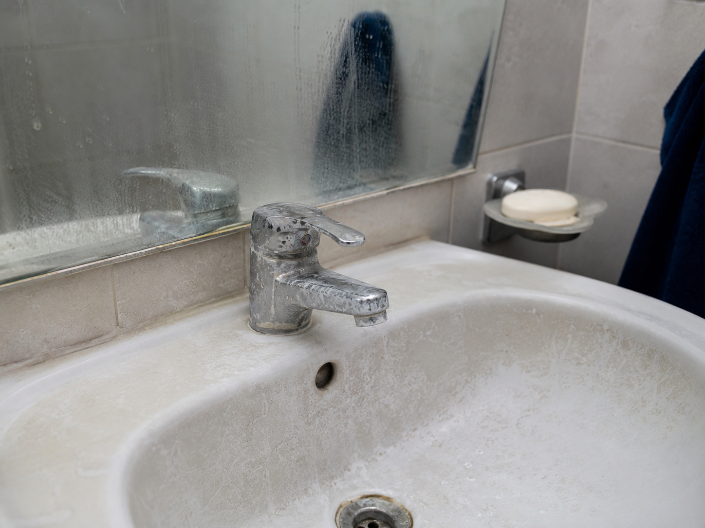 Bathroom before cleaning